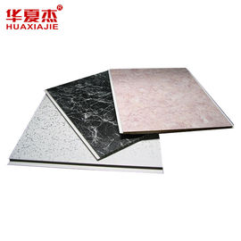 Bon prix Moitureproof marbrant des panneaux de plafond de PVC pour la décoration à la maison de toit en ligne