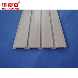 Bon prix Les panneaux blancs de PVC Slatwall, WPC embarque les panneaux, panneaux de mur de garage pour l'affichage en ligne