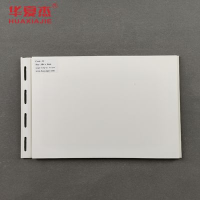 Qualité Panneau en PVC blanc de 12'16" de largeur de 18" de largeur Panneaux muraux en PVC imperméables à l'humidité Panneaux de plafond en PVC Décoration industrielle / agricole Usine