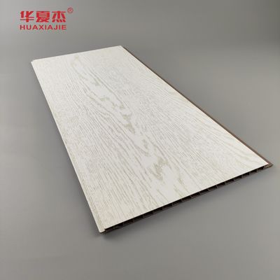 Bon prix Panneaux de mur colorés économiques de vinyle de panneaux de mur d'UPVC pour des tuiles de mur en ligne