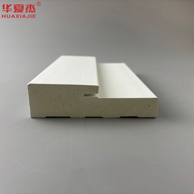 Bon prix Vente en gros de porte en PVC de 115 mm de large avec surface blanche et cadre de porte en WPC étanche en ligne