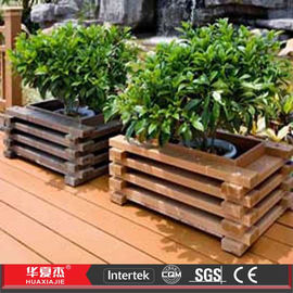 Bon prix Boîte en plastique en bois décorative de fleur du composé WPC dans le jardin en ligne