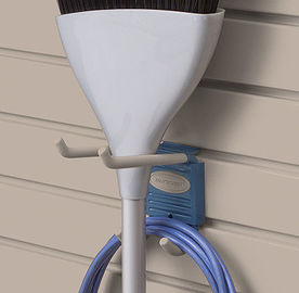 Bon prix Panneaux de mur encochés par mousse de garage de PVC Slatwall en plastique pour la protection UV en ligne
