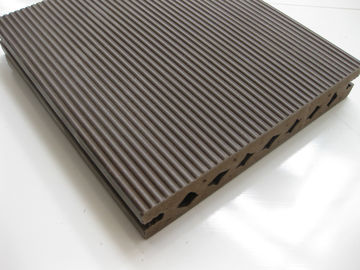 Bon prix Cannelure composée en plastique en bois résistante à l'humidité de plancher de Wpc économique en ligne